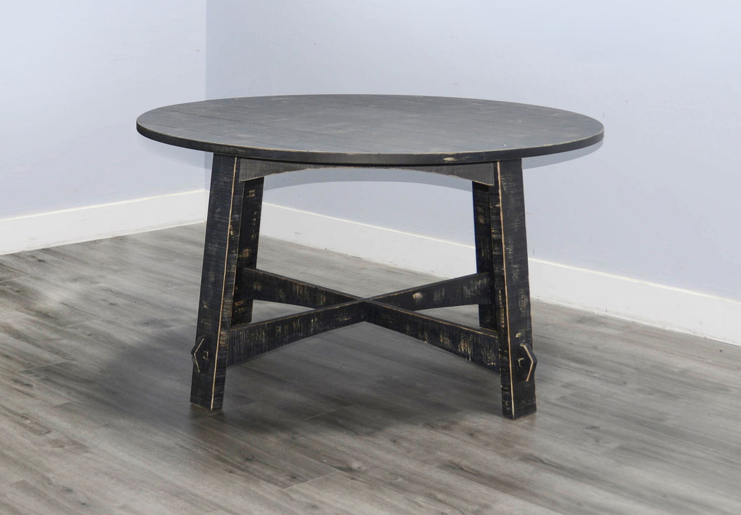 Marina - Round Table