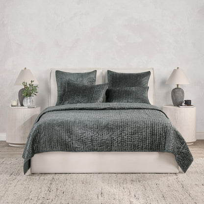Bari - Velvet Quilt Collection