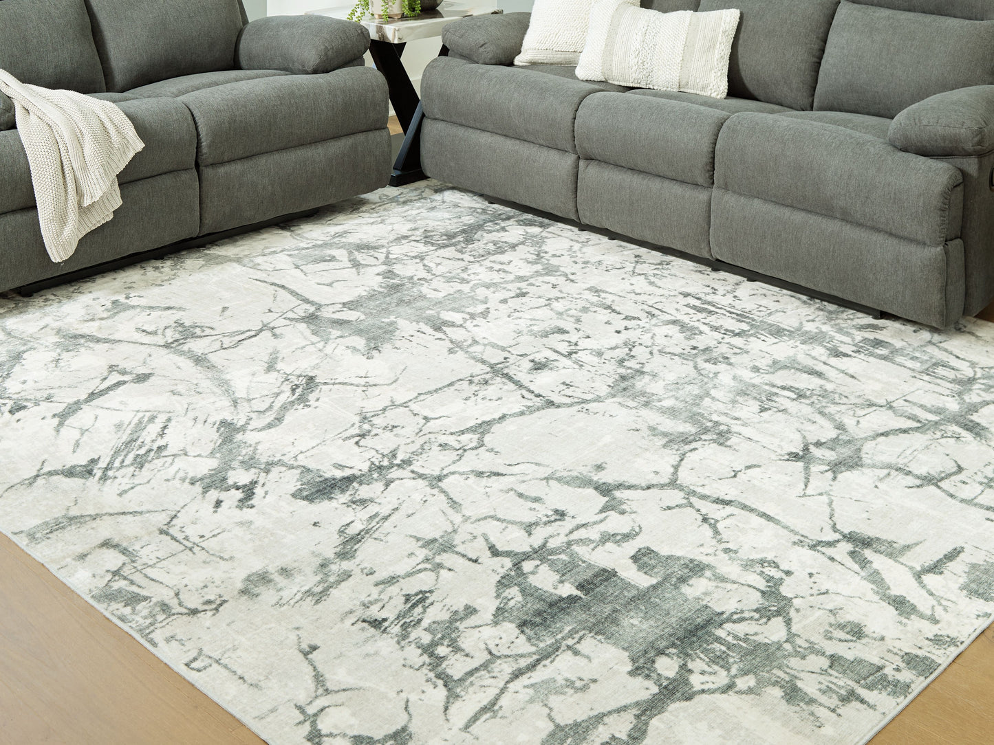 Tobinbury - Washable Rug