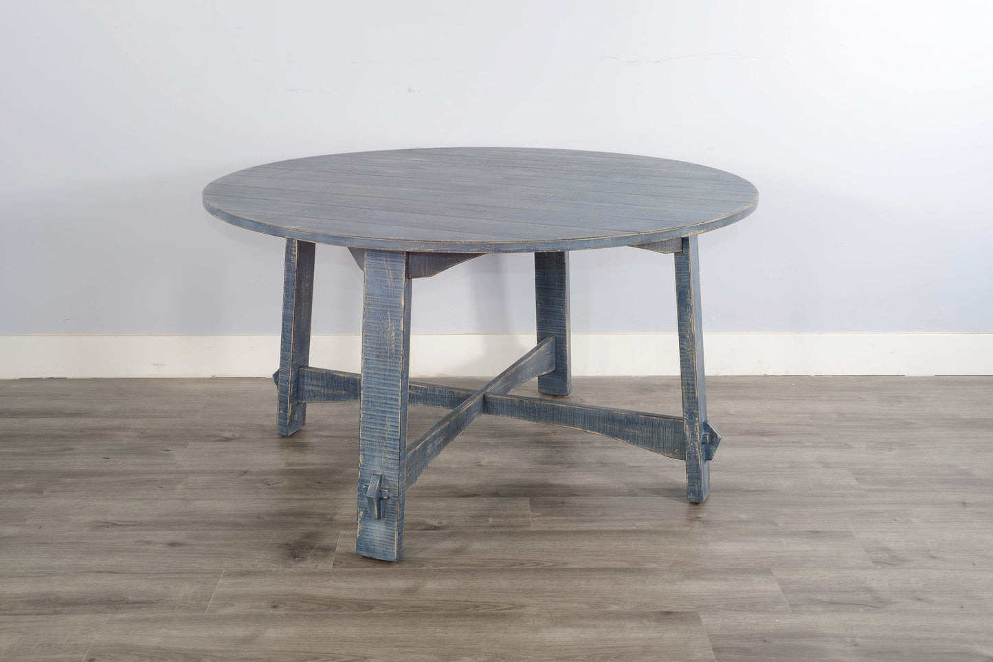 Marina - Round Table
