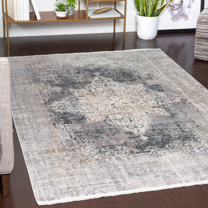 Poneto - Traditional 7.5 X 11 Rug - Pearl Silver