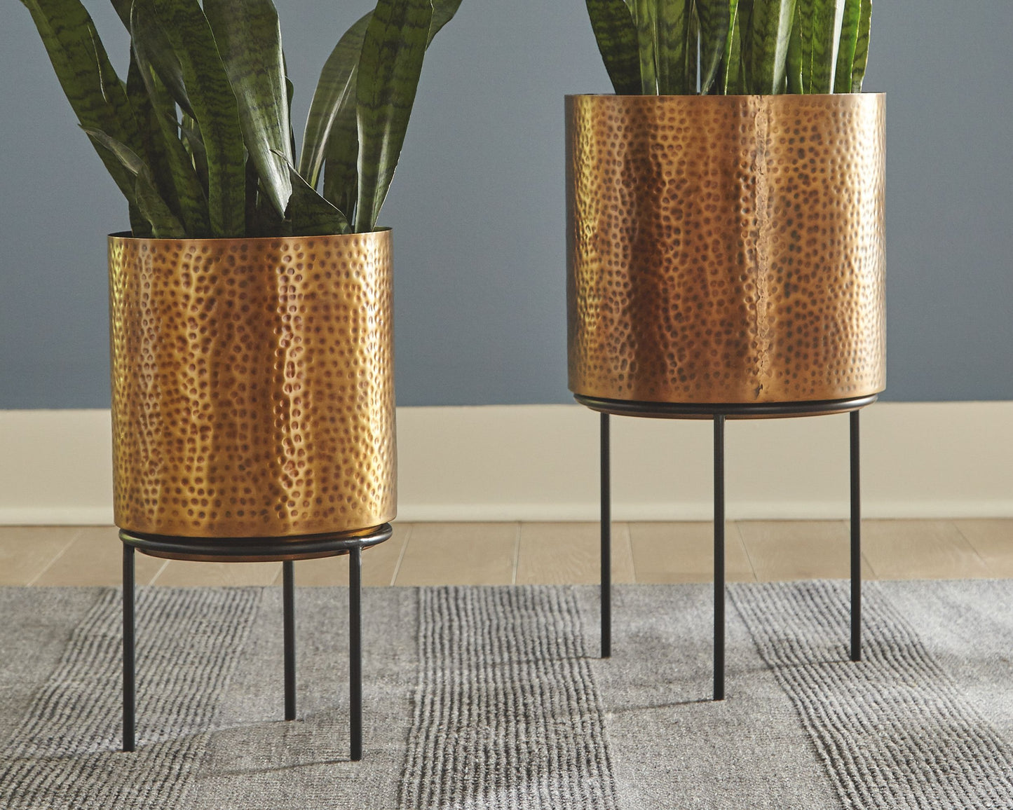 Donisha - Antique Brass Finish - Planter Set (Set of 2)