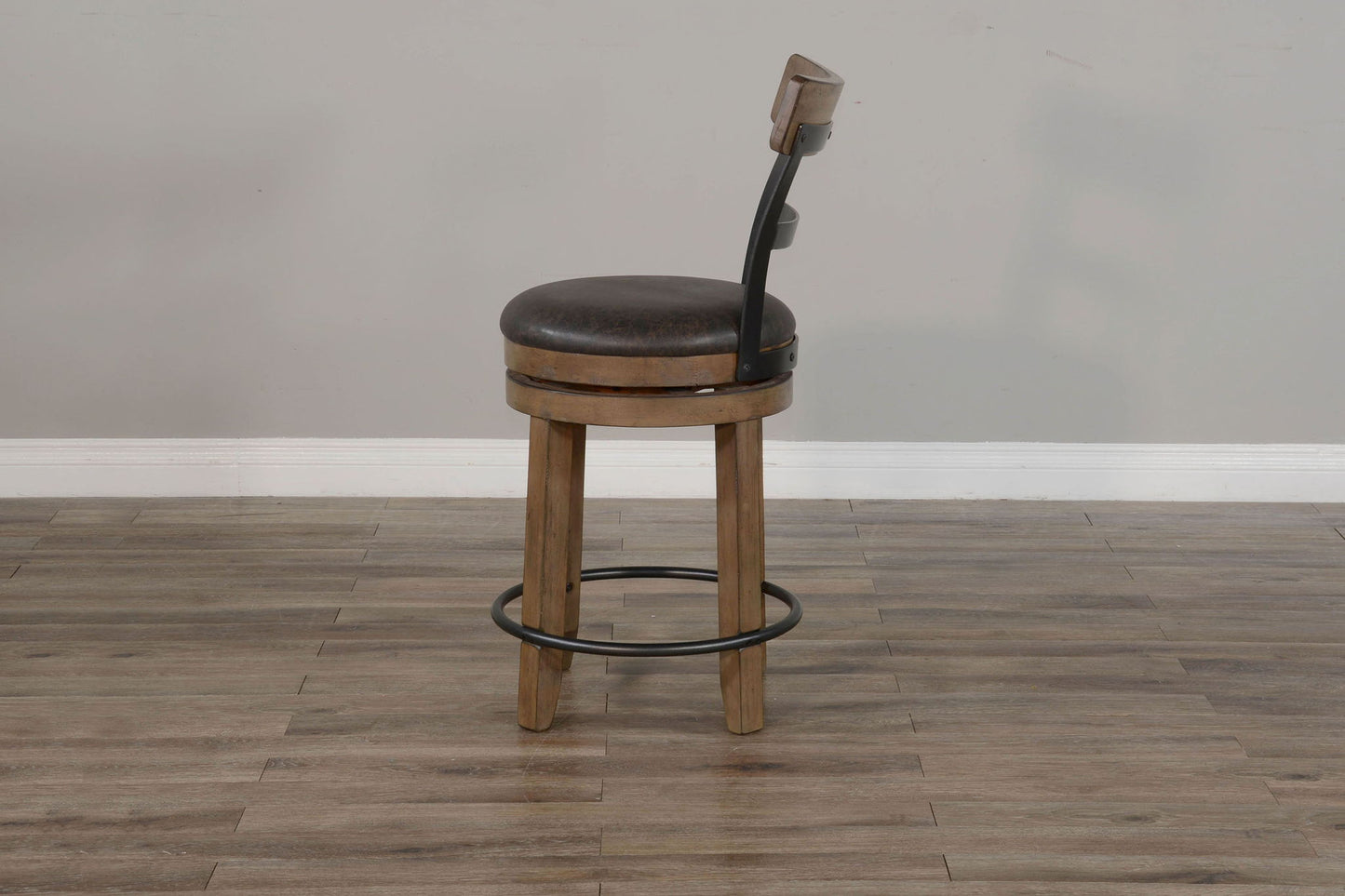 Doe Valley - Swivel Barstool