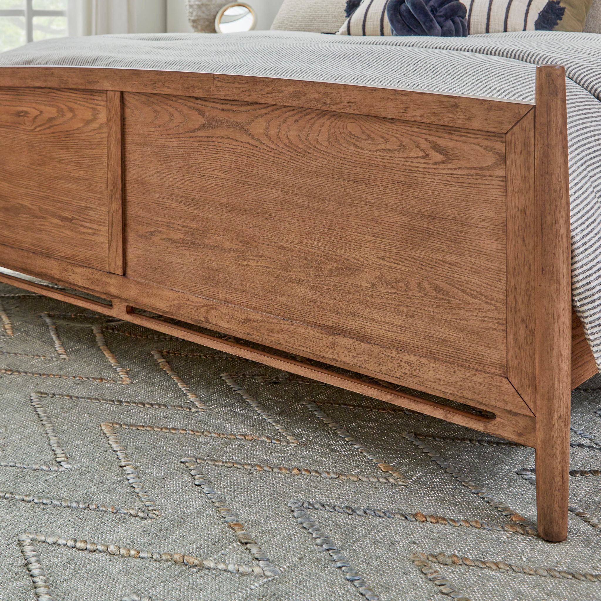 Flexsteel Verona Panel Bed - Thumbnail 4