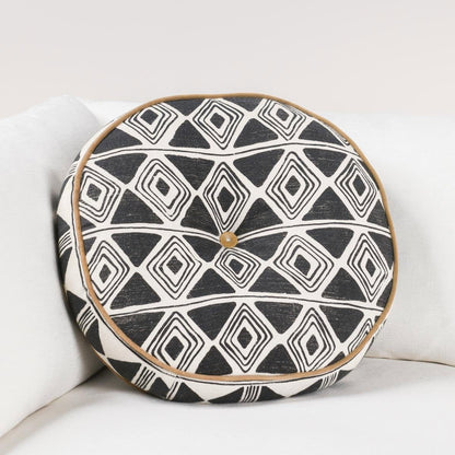 Nubia - 22" x 22" Pillow - Black / White