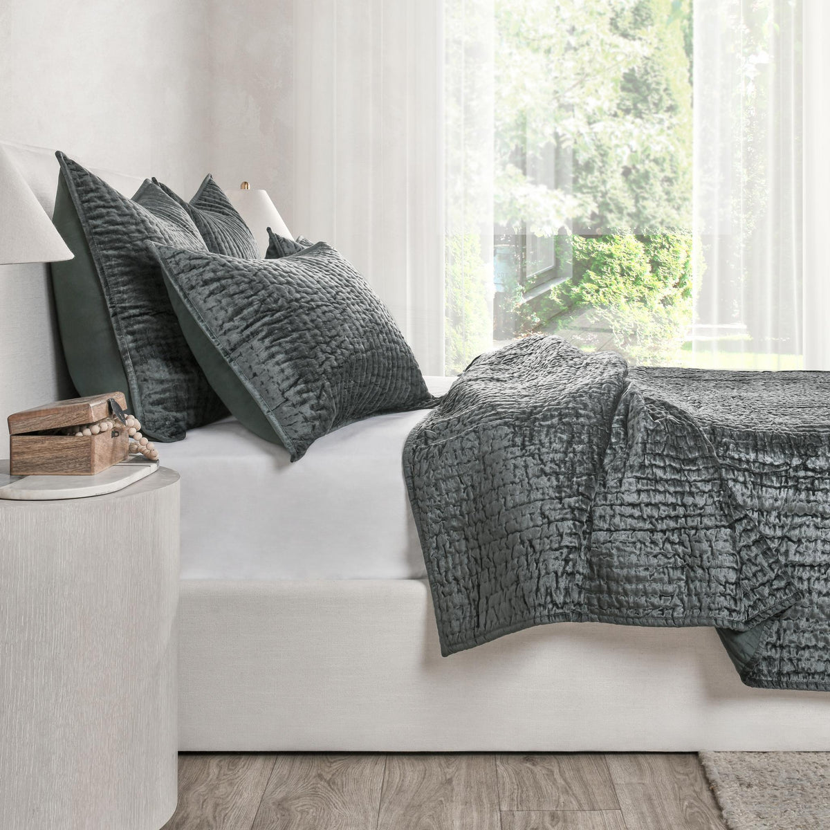 Bari - Velvet Quilt Collection