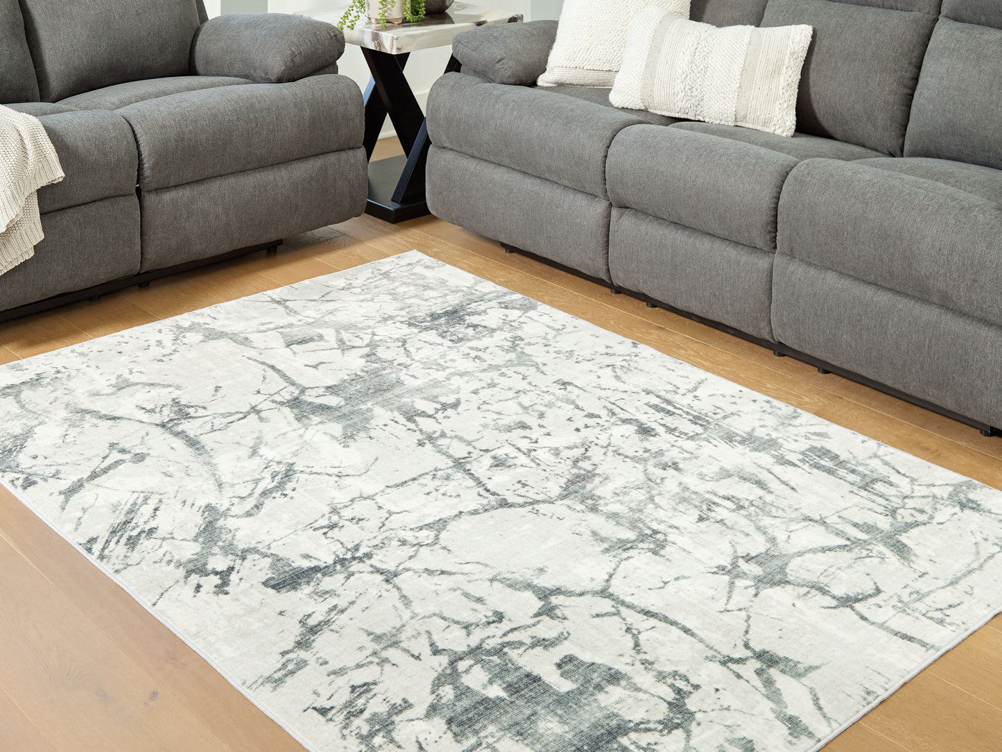 Tobinbury - Washable Rug
