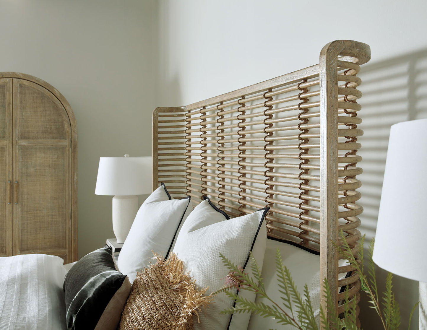 Surfrider - Rattan Bed